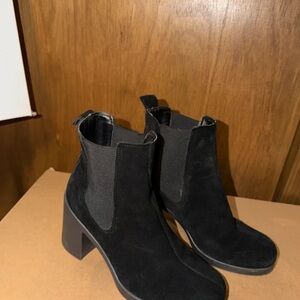 Elegant Black Suede Heeled Boots